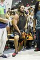 momoa-climbing