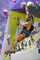 momoa-climbing