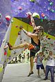 momoa-climbing