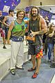 momoa-climbing