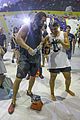 momoa-climbing