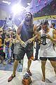 momoa-climbing