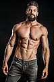 brant-shirtless