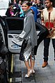 zendaya-greeting