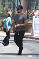lautner-gunshow