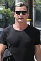 rossdale-holds