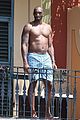 kobe-shirtless1