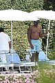 kobe-shirtless1