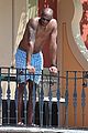 kobe-shirtless1