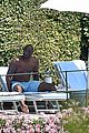 kobe-shirtless1
