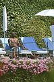 kobe-shirtless1