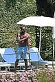 kobe-shirtless1