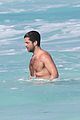peck-shirtless