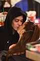 grande-kissing