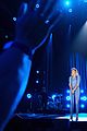 kelsea-perform