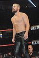 amell-wrestling