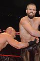 amell-wrestling