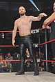 amell-wrestling