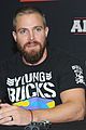amell-wrestling