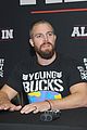 amell-wrestling