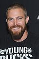 amell-wrestling