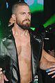 amell-wrestling