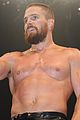 amell-wrestling
