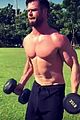 hemsworth-shirtlessvid