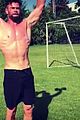 hemsworth-shirtlessvid