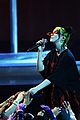 billie-eilish-amas-performance
