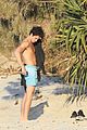 mendes-shirtless