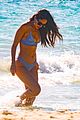 eiza-beachpics