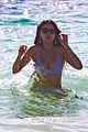 eiza-beachpics