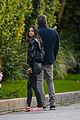 affleck-kisswalk