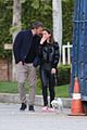affleck-kisswalk
