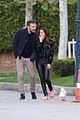 affleck-kisswalk