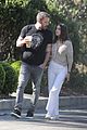 affleck-mornwalk2