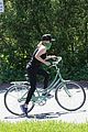 reese-witherspoon-bike