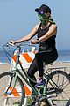 reese-witherspoon-bike