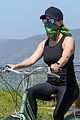 reese-witherspoon-bike