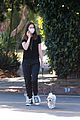 ana-de-armas-stroll