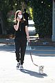 ana-de-armas-stroll
