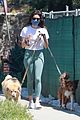 aubrey-plaza-dogs