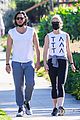 gwyneth-brad-walk