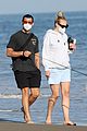 sophie-turner-joe-beach-3
