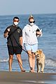 sophie-turner-joe-beach-3