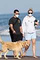 sophie-turner-joe-beach-3