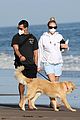 sophie-turner-joe-beach-3