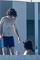 timothee-eiza-kissing
