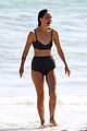 rose-byrne-bikini-3